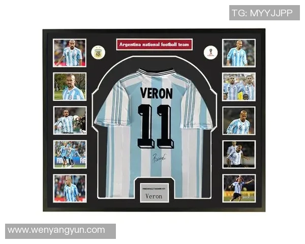 足球明星亲笔签名卡的魅力与收藏价值探秘