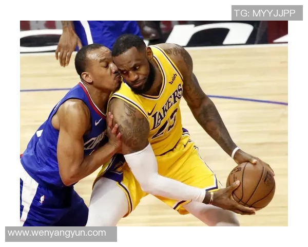 1999年快船与湖人对决回顾：篮球场上的激情与荣耀之战