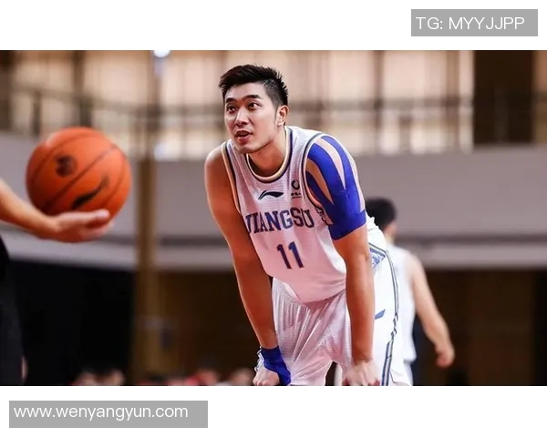 吴冠希在篮球赛场上的精彩表现与职业生涯的成长历程解析