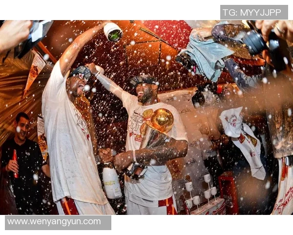 詹姆斯：从篮球场上的传奇到全球偶像的成长之路